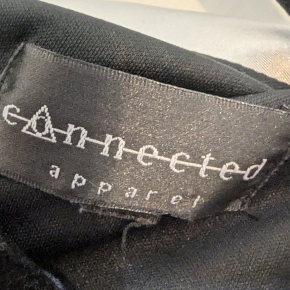 White and black classic dress - Picture 4 of 4